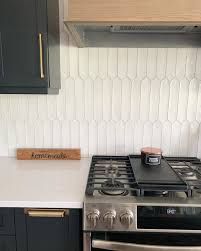 Long Hexagon Backsplash, Hexagon Backsplash Kitchen, Hexagon Tile Backsplash, Hexagon Backsplash, White Kitchen Tiles, White Tile Backsplash, Backsplash Tiles, Kitchen Backsplash Designs, White Backsplash