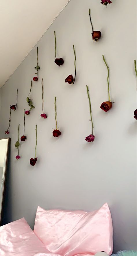 Roses On Wall Decor, Red Rose Decor Bedroom, Dangling Room Decor, Rose Hanging Decor, Dried Roses Room Decor, Roses Hanging From Ceiling Bedroom, Red Rose Room Decor, Rose Room Ideas, Red Theme Room Bedrooms