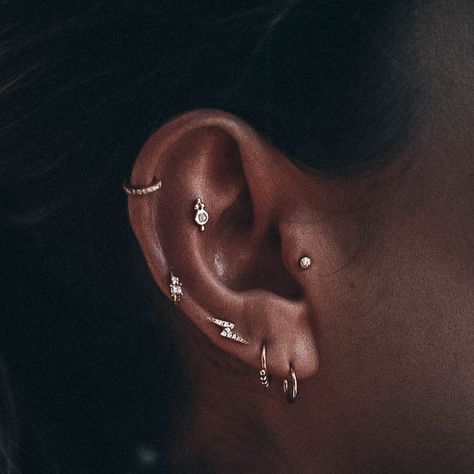 Ear Constellation Piercings, Constellation Piercing, Piercing Ideas For Women, Constellation Piercings, Cool Ear Piercings, Multiple Piercings, Piercing Ideas, Ear Piercing, Art Pop