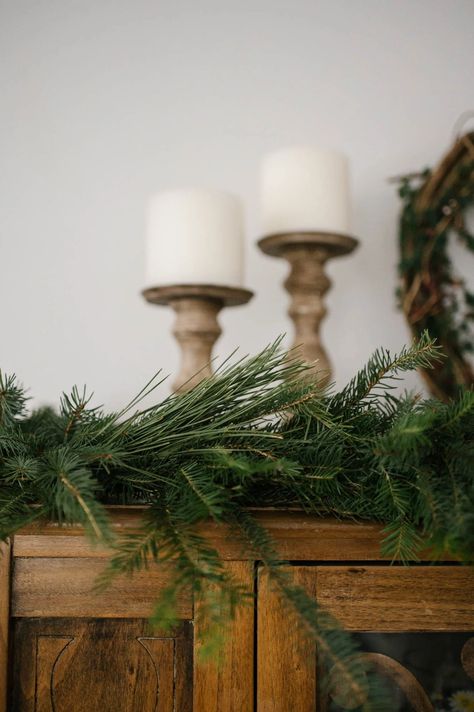 DIY Foraged Natural Evergreen Garland - The Rooted Farmhouse | Gardening, Canning & Simple Living Foraged Garland, Baloon Garland, Evergreen Garland, Christmas Tree Lots, Neutral Christmas Decor, Neutral Christmas, Simple Christmas Decor, Farmhouse Garden, Tree Trimming