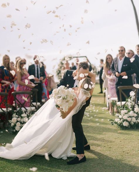 The classic petal toss is our favorite way to celebrate during the recessional portion of your wedding ceremony. It always adds to that magical and romantic feeling you have after becoming newly married. Plus, it creates the dreamiest photos! 🌸💖💫⁠ ⁠ FUN FACT - the LLW team always grabs a few extra handfuls of petals to toss over the newlyweds when they get to the end of the aisle for the perfect 'petalfull' photo 💪⁠ ⁠ 📸 @junecochranphotography⁠ .⁠ .⁠ .⁠ .⁠ #loveletterweddings #LLW #destinatio... Petal Toss Wedding, Wedding Recessional, Petal Toss, Oahu Wedding, Wedding Stylist, Newly Married, Destination Wedding Planner, Wedding Aisle, Hawaii Wedding