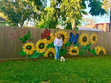 Fence Murals Painted, Fence Art Painting, Painted Fences Ideas Backyards, Fence Mural Ideas Backyards, Painted Fences Mural, Fence Mural Ideas, Fence Painting Ideas, Unique Wall Ideas, Fence Murals