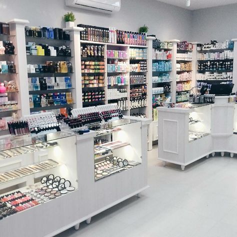 Cosmetic Boutique Store Design, Cosmetics Shelves Design, Fancy Shop Counter Design, Cosmetic Showroom Interior, Parfum Shop Design, Fancy Store Interior Design, Cosmetic Shop Interior Design Shelves, Fancy Shop Interior Design, Cosmetics Shop Interior Design