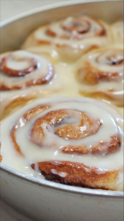 Homemade Cinnamon Rolls | Dedicated Farmers. Happy Cows. Real Milk. Cinnamon Roll Recipe Homemade, Resepi Biskut, Resipi Kek, Cinnamon Rolls Homemade, Easy Baking Recipes Desserts, Tasty Baking, Sweet Snacks Recipes, Baked Dessert Recipes, Fun Baking Recipes