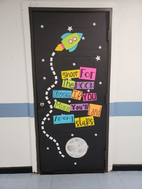 Galaxy Classroom Door Ideas, Classrooms Doors Decorations, Outer Space Classroom Door Ideas, Space Themed School Door, Space Classroom Decorations Ideas, Space Boards Bulletin, Space Bulliten Board Ideas, Class Decoration Ideas Grade 1, Astronaut Classroom Door