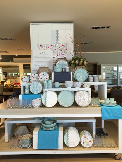 Freedom Glynde. Mass table display 2015. Visual Merchandising Displays Table, Store Table Display, Product Display Table, Homeware Display, Tableware Display, Housewares Store, Retail Design Display, Retail Store Display, Visual Merchandising Displays