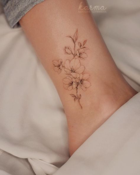 Asian Floral Tattoo, Delicate Forearm Tattoo, Wrist Tattoo Flower, Tattoo Flower Wrist, Floral Tatoos, Floral Wrist Tattoo, Flowers Tattoo Ideas, Flower Wrist Tattoo, 99 Tattoo