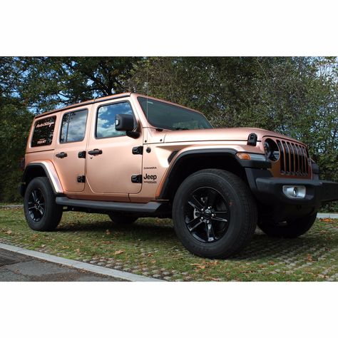 Rose Gold Jeep, Big Lotto, Rose Gold Car, Gold Cars, Dream Whip, Jeep Photos, Pimp My Ride, Gold Car, Van Wrap