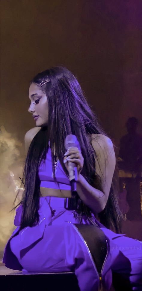 Selena Taylor, Sweetener Tour, Ariana Grande Album, Ariana Grande Sweetener, Ariana Grande Outfits, Ariana Grande Fans, Ariana Grande Cute, Ariana Grande Style, Ariana Grande Wallpaper