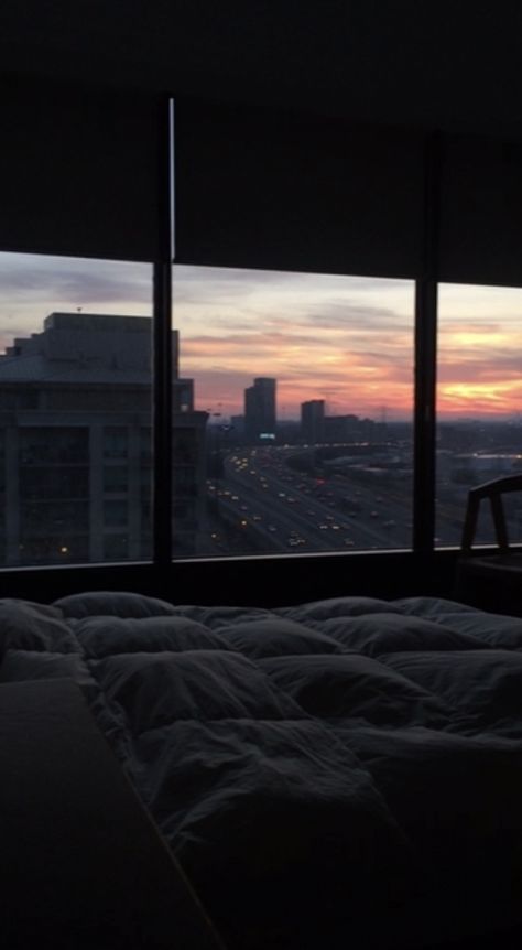 Apartment View, Aesthetic Rooms, Window View, Dream Apartment, Wallpaper Living Room, Night Aesthetic, Cozy Room, Bedroom Aesthetic, City Aesthetic