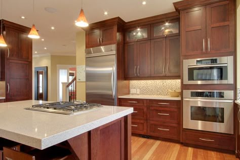 Best Granite Countertops for Cherry Cabinets | The Decorologist Light Flooring, Cherry Wood Kitchen Cabinets, Light Countertops, Cherry Wood Kitchens, Cherry Wood Cabinets, Traditional Kitchen Cabinets, Armoire Design, Kitchen Remodel Countertops, Outdoor Kitchen Countertops