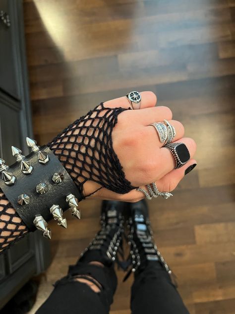 Emo Accessories 2000s, Metalhead Jewelry, Rings Alt, Alt Rings, Emo Rings, Grunge Ring, Alt Jewelry, 2000s Accessories, Guy Jewelry