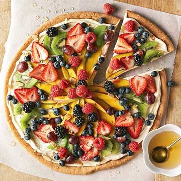 Dessert Fruit Pizza Cookie Crust Recipe, Dessert Pizza Fruit, Fruit Pizza Bar, Healthy Vegan Dessert, Fruit Pizza Sugar Cookie Recipe, Fruit Pizza Crust, Healthy Fruit Pizza, Pizza Sugar Cookie, Easy Fruit Pizza