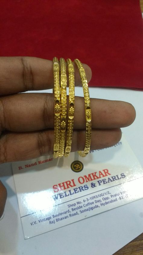 Side Bangles Gold Designs, Light Weight Bangles Gold, Daily Ware Gold Bangles Indian, Plain Bangles Gold, Bangles Jewelry Designs Gold Daily Use, Dailywear Bangles Gold, Daily Use Gold Bangles Indian, Bangle Models, Plain Bangles