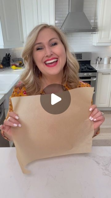 Jennifer Valentyne on Instagram: "3 parchment paper #hacks" Parchment Paper Treat Bags Diy, Parchment Paper Hacks, Parchment Paper Cookie Wrap, Wrapping Cookies In Parchment Paper, How To Wrap Sandwiches In Parchment, How To Wrap A Sandwich In Parchment, Ww Hacks, Jennifer Valentyne, Paper Hacks