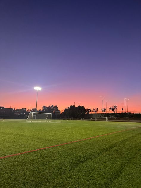 Aesthetic Football Pictures, Soccer Field Aesthetic, Football Sunset, Football Vibe, Indoor Soccer Field, Football Background, The Weeknd Poster, Soccer Photography, Hockey Training