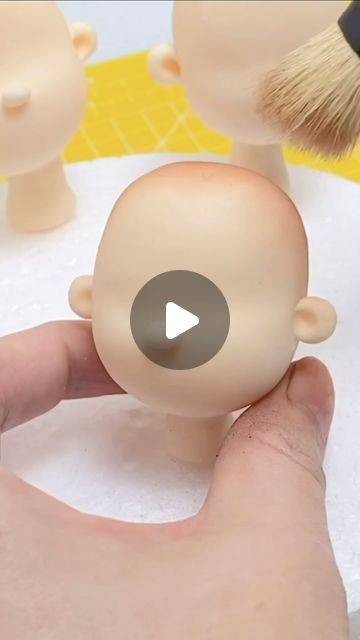 Fondant People, Fondant Cakes Birthday, Fondant Figures Tutorial, Clay People, Clay Figurines, Cake Topper Tutorial, Head Model, Yellow Bee, Fondant Tutorial