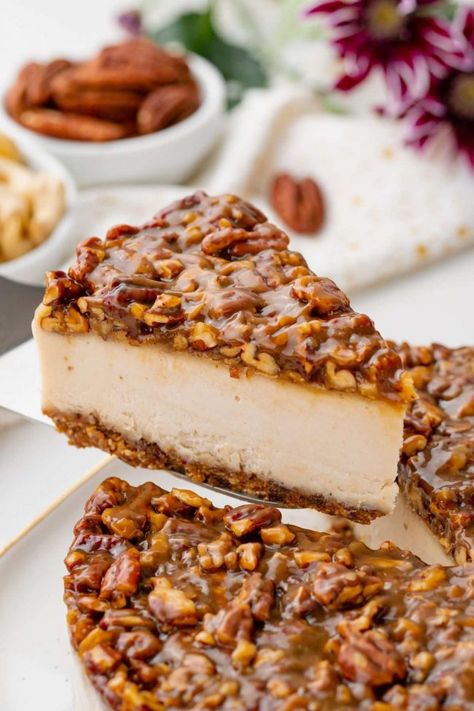 Elegant Vegan Desserts, Fancy Food At Home, Boat Meals, Caramel Pecan Cheesecake, Black Forest Cake Recipe, Vegan Pecan Pie, Raw Cheese, Eggless Cakes, Vegan Pecan