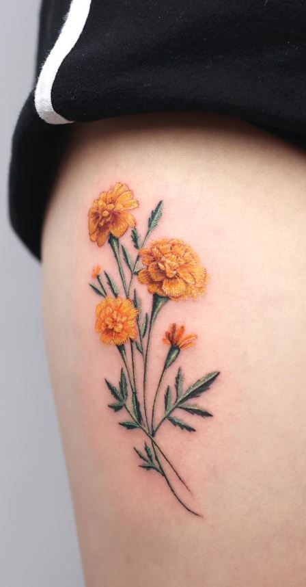 Fine Line Marigold Tattoo, Marigold Tattoo Color, Marigold Bouquet Tattoo, Calendula Flower Tattoo, October Birth Flower Tattoo Marigold, Marigold Tattoos, Marigold Flower Tattoo, Lil Tattoo, Dainty Flower Tattoos