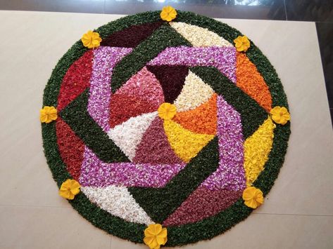 Square Pookalam Design, Thiruvonam Pookalam Design, Onam Pookalam Design Simple, Onapookalam Designs, Pookkalam Designs Onam Simple, Simple Pookalam Designs, Pookkalam Designs, Simple Pookalam, Kerala Festival