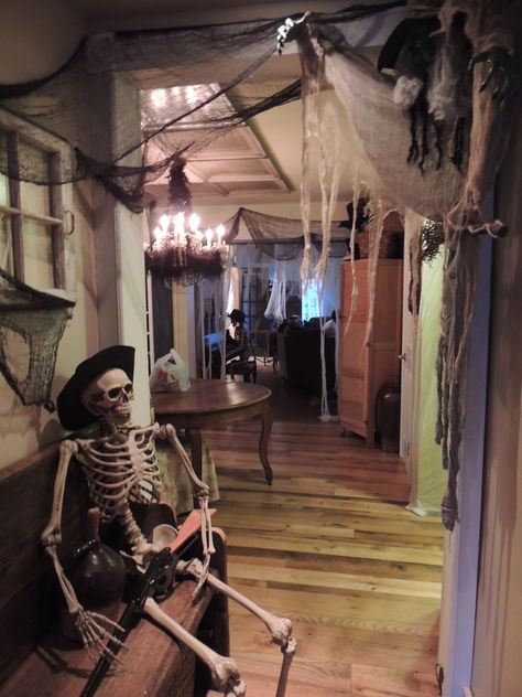 Halloween Decorations Ghost Town Decorations, Haunted Western Halloween, Spooky Western Decor, Haunted Wild West Halloween, Ghost Town Halloween Decor, Western Halloween Decorations, Old West Halloween, Spooky Western, Teen Halloween Party