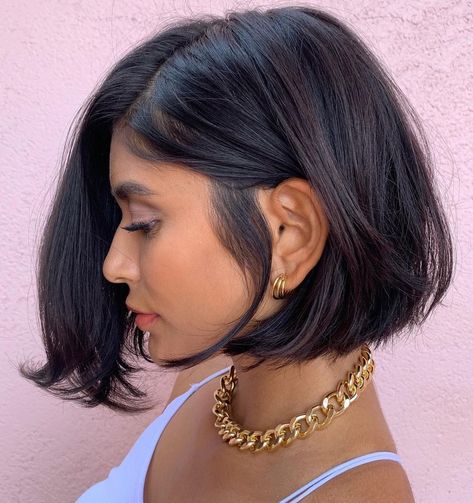 Straight Bob With Curtain Bangs, Chin Length Hair With Layers Texture, Chin Length Hair With Curtain Bangs, Short Chin Length Hair, Short Bob With Curtain Bangs, Short Bob With Layers, 2023 Bob Haircuts, Timeless Haircut, Thicken Fine Hair