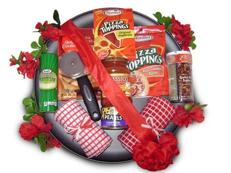 Pizza Gift Basket, Tricky Tray, Auction Gift Basket Ideas, Fundraiser Baskets, Theme Baskets, Silent Auction Baskets, Auction Basket, Pizza Gifts, Raffle Basket