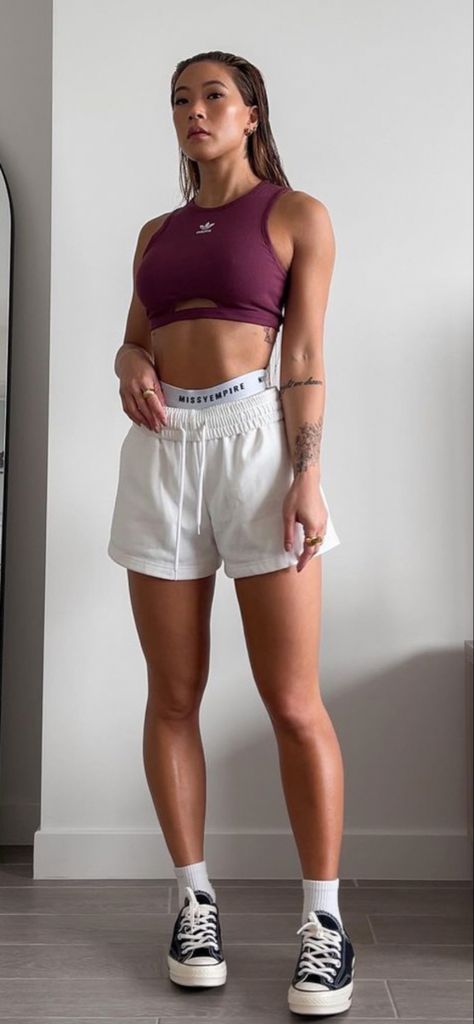 Shorts Photoshoot, General Clothes, Jennifer Chong, Fit Aesthetic, Female Streetwear, Fits Aesthetic, Streetwear Shorts, Gym Fits, Streetwear Women