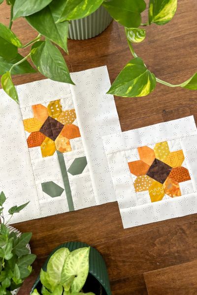 In celebration of today's Sunflowers quilt pattern release, I would like to gift you a miniature version of the same design: Mini Sunflowers! Sunflower Quilt Block Pattern Free, Small Quilt Patterns, Accuquilt Patterns, Inspirational Quilts, Sunflower Quilt, Row Quilts, Floral Quilts, Moda Blockheads, Flower Quilt Patterns