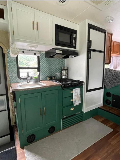 Green Camper Interior, Trailer Makeover, Diy Camper Remodel, Rv Adventure, Camper Remodel, Camper Renovation, Camper Interior, Trailer Remodel, Green Cabinets