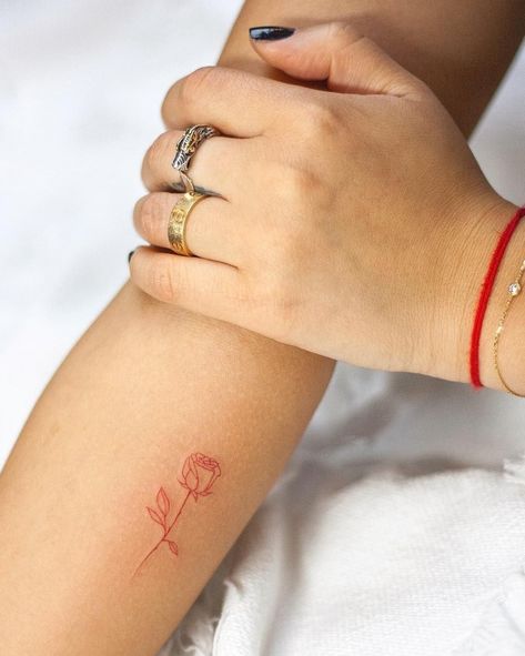 Tato Minimal, Tattoo Placements, X Tattoo, Inspiration Tattoos, Bff Tattoos, Red Ink Tattoos, Red Tattoos, Discreet Tattoos, Best Friend Tattoos