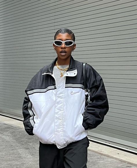 Wind Breaker Outfit Aesthetic, Nike Windbreaker Outfit, Windbreaker Outfit, Windrunner Jacket, Nike Windbreaker, Aesthetic Fits, Outfits Aesthetic, Passion For Fashion, Rain Jacket