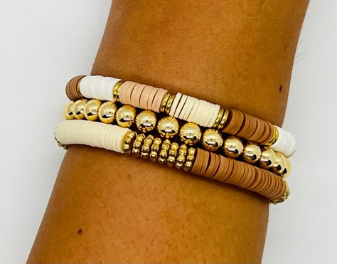 Autumn Heishi Bracelets, Neutral Heishi Bracelets, Bff Clay Bracelets, Clay Bead Bracelet Ideas Neutral, Fall Clay Bead Bracelet Ideas, Fall Bracelet Ideas, Neutral Bracelets, Stretch Beaded Bracelets Diy, Autumn Bracelet