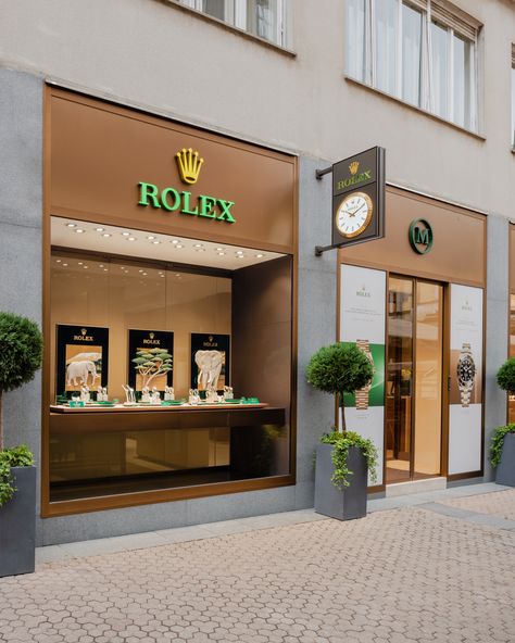 Rolex Store, Retail Exterior, Botique Interiors, Rolex Boutique, Rolex Shop, Louis Vuitton Top, Jewelry Store Design, Mall Stores, Storefront Design