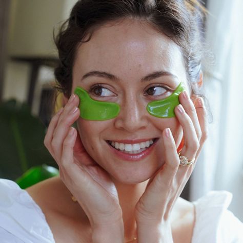 👁️ Dark circles? 
👁️ Puffy eyes? 
👁️ Fine lines and wrinkles?

These things, although normal as you age, might become more prominent once you become a mom. Lack of sleep, changes happening in and out of the body, or too much rubbing are some of the culprits. 

To deal with it, here are some tips:

✨ If you want to get rid of dark circles, using Bakuchiol daily can promote faster collagen production and reduce pigmentation. Dry Heel Remedies, Eye Gel Mask, Eyes Mask, Salve Recipes, Aloe Juice, Green Tea Mask, Natural Caffeine, Organic Matcha, Dark Under Eye