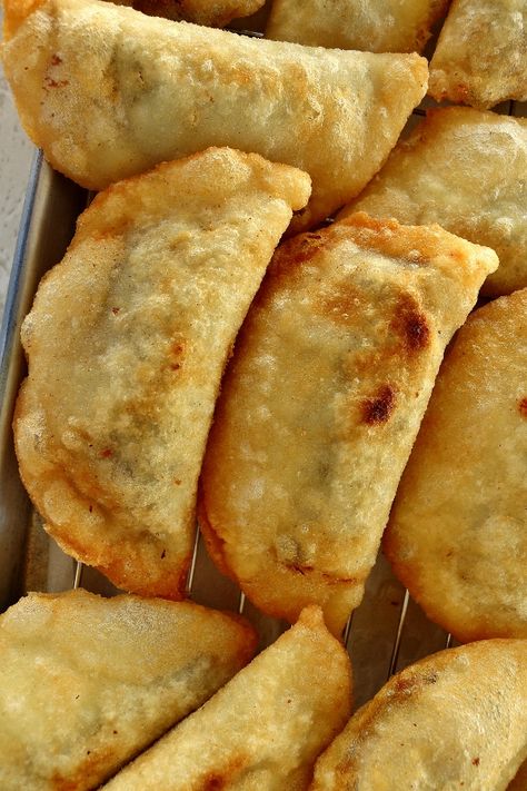 South American Recipes, Venezuelan Food, Latin American Food, Empanadas Recipe, Hispanic Food, Cuban Recipes, Latin Food, Black Bean, International Recipes