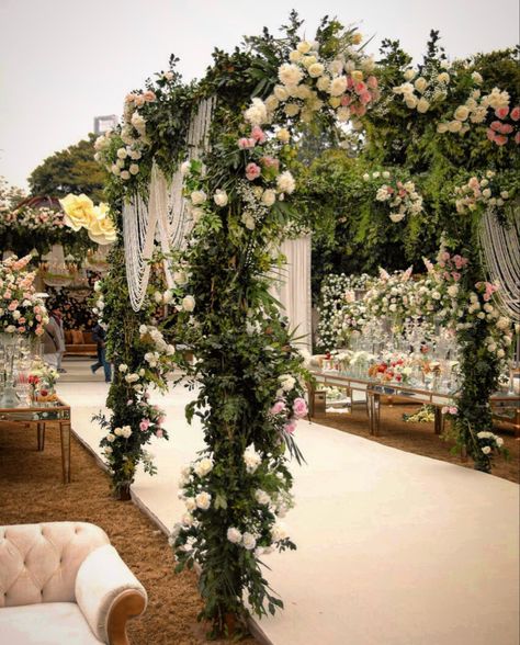 Walima Decoration Pakistan, Outdoor Walima Decor, Pakistani Outdoor Wedding Decor, Valima Stage Decor, Pakistani Wedding Stage Backdrops, Background Photos, Wedding Deco, Aesthetically Pleasing, Table Decorations