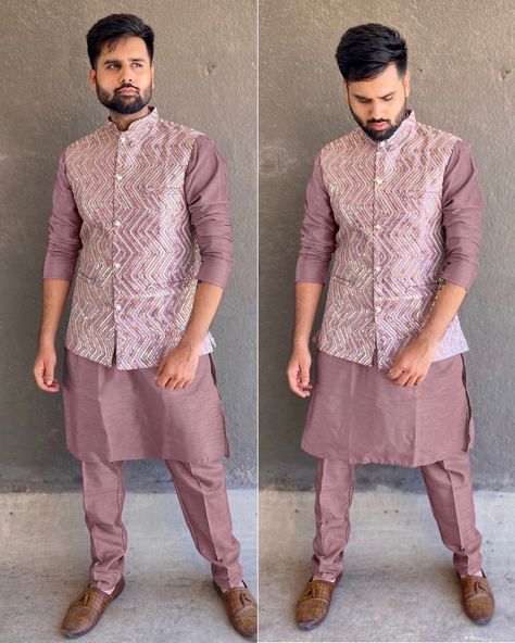 👕 Swipe to see our stunning collection and pick your favorite style! From classic to contemporary, we've got something for everyone. Order Now:- @www.rangbharat.com #MensFashion #KurtaSale #EthnicWear #TraditionalThreads #FashionDeals #ShopNow #InstaStyle #MensWear #FestivalReady #LookGoodFeelGood Koti Design For Man, Navabi Suit For Men Wedding, Traditional Mens Wear Indian, Ethnic Wear Men Indian, Mens Indian Wear Kurta, Koti For Men, Trending Kurta For Men, Engagement Outfits For Men, Kurta Pajama Men Wedding