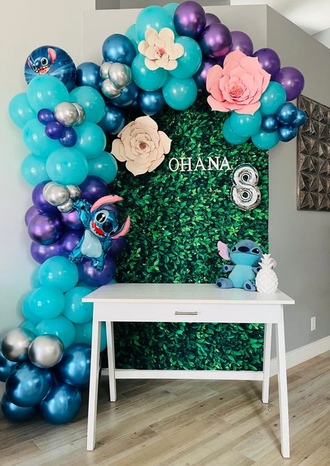 Disney Stitch Balloon Garland, Stitch Birthday Party Girl, Lilo And Stitch Balloon Arch, Lilo And Stitch Balloon Garland, Lilo And Stitch Backdrop, Stich Party Ideas Girl, Stitch Balloon Garland, Stitch Decorations Party, Stitch Birthday Backdrop