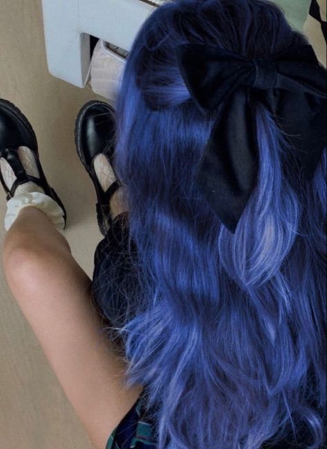 Darcy Vega Zodiac, Caroline Peckham, Midnight Blue Hair, Blue Hair Aesthetic, Dark Blue Hair, Zodiac Academy, Dyed Hair Inspiration, Pretty Hair Color, Dye My Hair