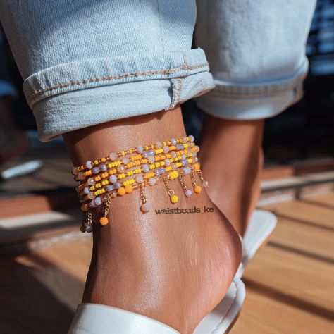 Ankle Beads, Scrolling Instagram, Anklets Diy, Bead Accessories, Waist Beads, Beaded Anklets, So Many People, Beaded Accessories, Many People