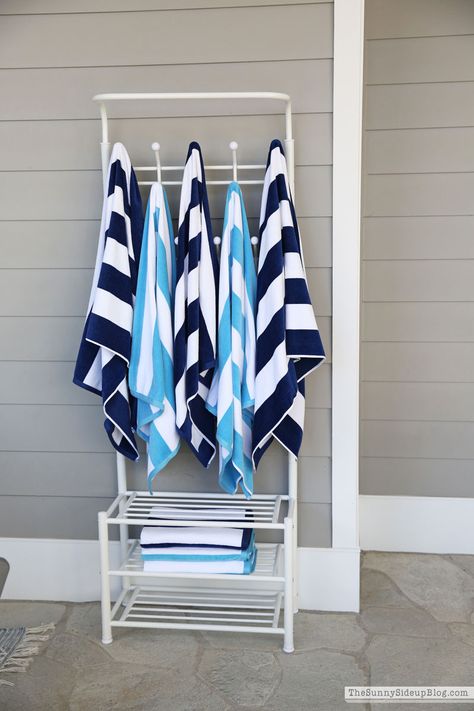 Pool Towel Rack - The Sunny Side Up Blog Pvc Towel Rack, Pool Towel Storage, Beach Towel Storage, Outdoor Towel Rack, Pool Organization, Pool Rack, Pool Towel Holders, Towel Rack Pool, Fun Towels