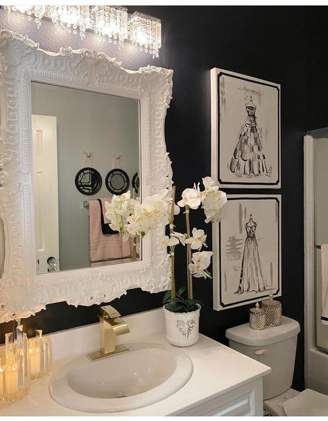 Glam Bathroom Wallpaper, Bougie Bathroom Decor, Old Hollywood Glam Bathroom, Luxury Bathroom Wall Decor, Small Glamorous Bathroom Ideas, Old Hollywood Glam Bathroom Ideas, Small Bathroom Ideas Glam, Farmhouse Glam Bathroom Decor, Paris Inspired Bathroom