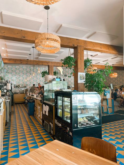 beachwood cafe los angeles harry styles falling brunch breakfast la finds beachwoodcanyon hollywood Los Angeles Cafe Aesthetic, Harry Styles Falling, Beachwood Cafe, Song Aesthetic, Wood Cafe, Feeling 22, Los Angeles Beaches, Beach Cafe, Beach Wood