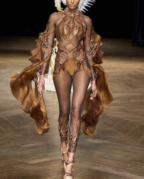 Haute Couture Iris Van Herpen, Phoenix Fashion Design, Iris Van Herpen Sensory Seas, Textiles Alevel, Hsc Art, 2015 Instagram, Iris Van Herpen Couture, Textiles Gcse, Phoenix Fashion