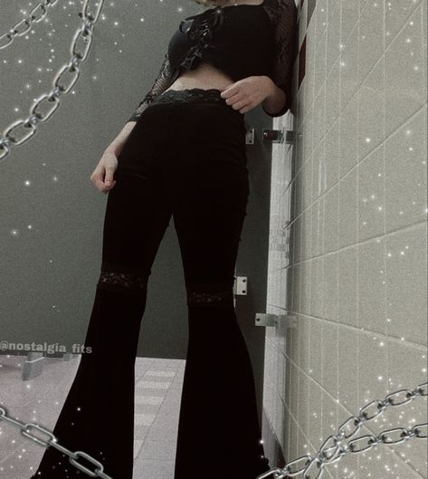 High Waisted Flare Pants, Boho Goth, High Waisted Flares, Grunge Goth, Goth Outfits, Outfits Aesthetic, Flare Pants, Jean Outfits, Flare Jeans