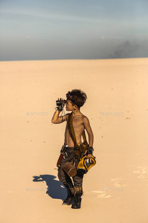 Desert Aesthetic Outfit, Wasteland Desert, Post Apocalyptic Warrior, Apocalyptic Warrior, Apocalyptic Character, Desert Wasteland, Post Apocalyptic Outfit, Desert People, Desert Clothing