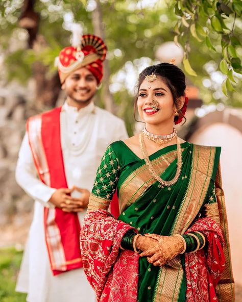 Nauvari Look For Bride And Groom, Marathi Wedding Photos, Groom Marathi Wedding Outfits, Nauvari Saree Poses Couple, Marathi Wedding Look Couple, Bride And Groom Maharashtrian Wedding Outfit, Marathi Wedding Couple Poses, Vaidik Marriage Dress, Green Nauvari Saree Brides