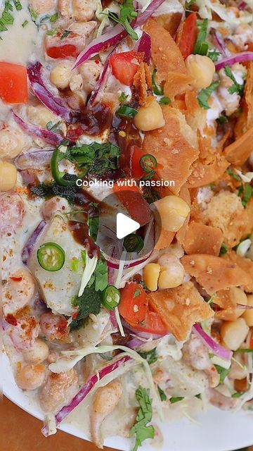 cooking with passion on Instagram: "Popular Lahori Chaat recipe by Cooking with passion 

#chaat #cookingwithpassion #lahorichaat #pakorian #cholay #chanachaat #kathiawari #karachichaat #lahorichaat #paniphulkichaat #aloochanachaat #samosachaat #paprichaat #papri #dahibara #dahibarahy #kalachanachaat #pastachaat #ramadan #ramzan #iftar #snacks #easysnacks #viral #trending #reels #homemade #cooking #kitchen #food #streetfood" Ramzan Iftar, Iftar Snacks, Samosa Chaat, Instagram Popular, Chaat Recipe, Homemade Cooking, Trending Reels, Indian Snacks, Kitchen Food