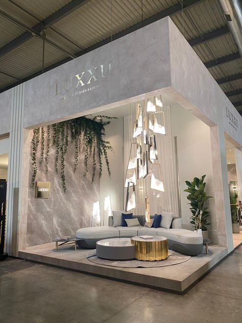 Luxury Furniture Showroom, Furniture Store Interior, Interior Design Exhibition, Furniture Store Design, Showroom Decor, Luxxu Modern Design Living, Exhibition Stall Design, Luxury Furniture Stores, Milan Furniture